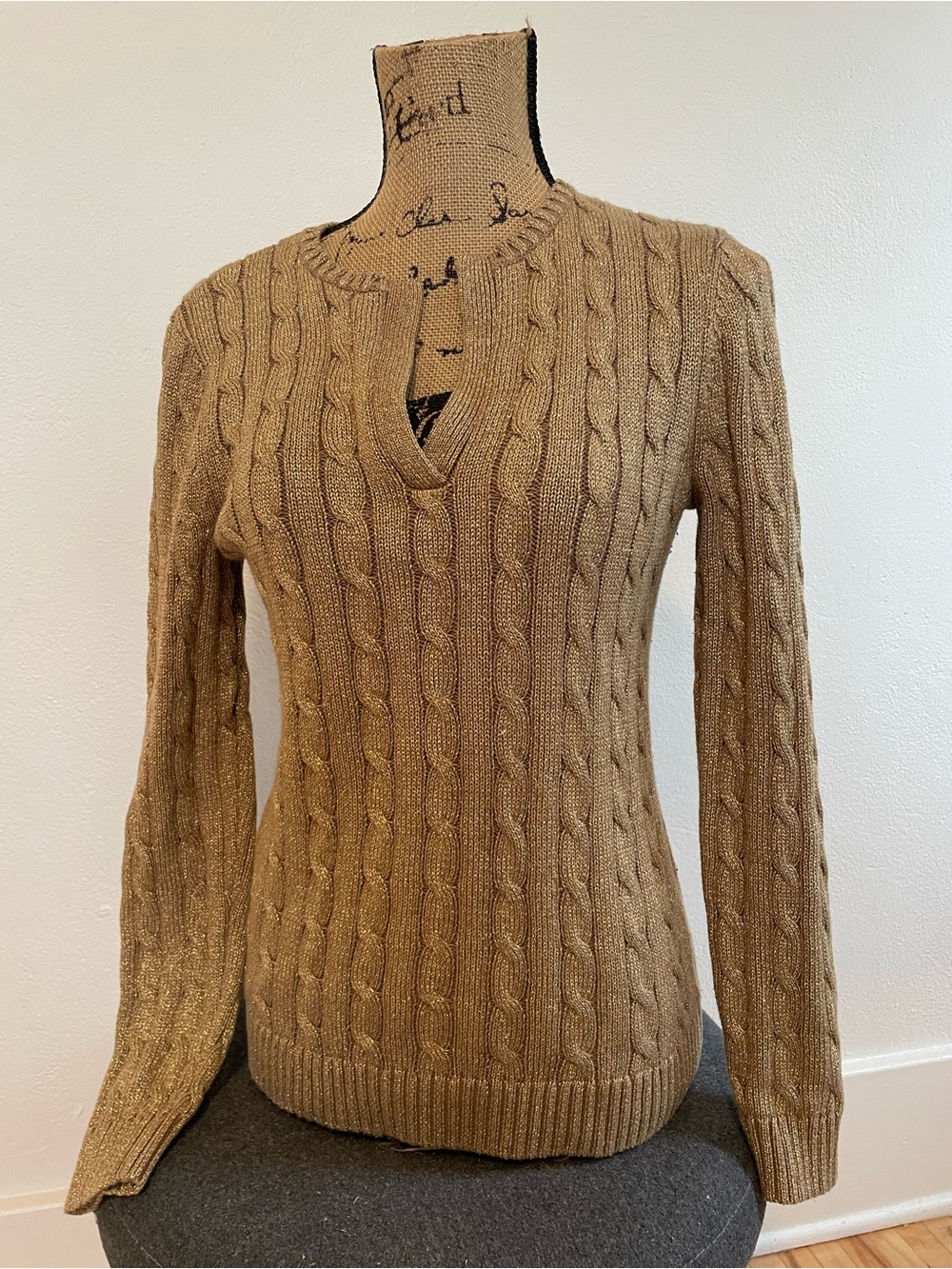 Ralph Lauren tan cable knit sweater with a keyhole detail in the front. Cotton,